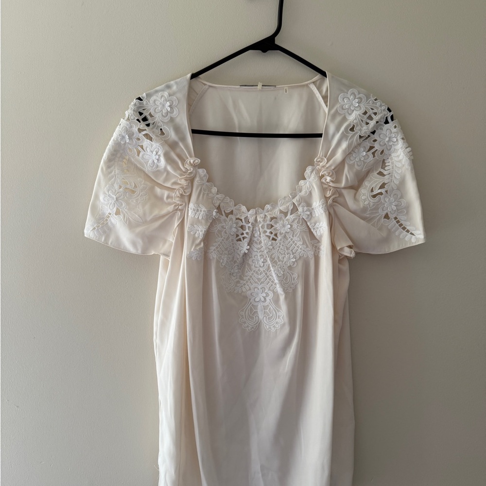 Elie Tahari White Embellished Puff Sleeve Blouse